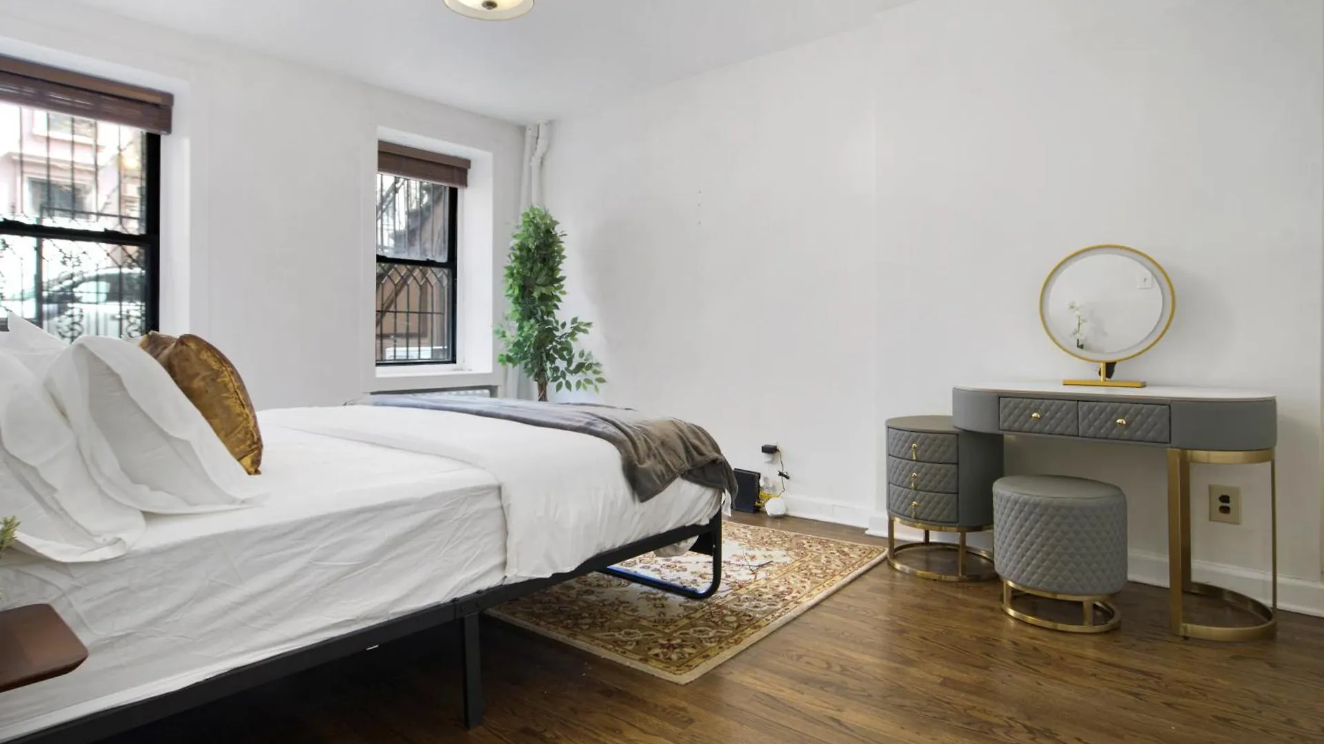 3Br Nyc Brownstone Game Room Backyard Patio 纽约 公寓