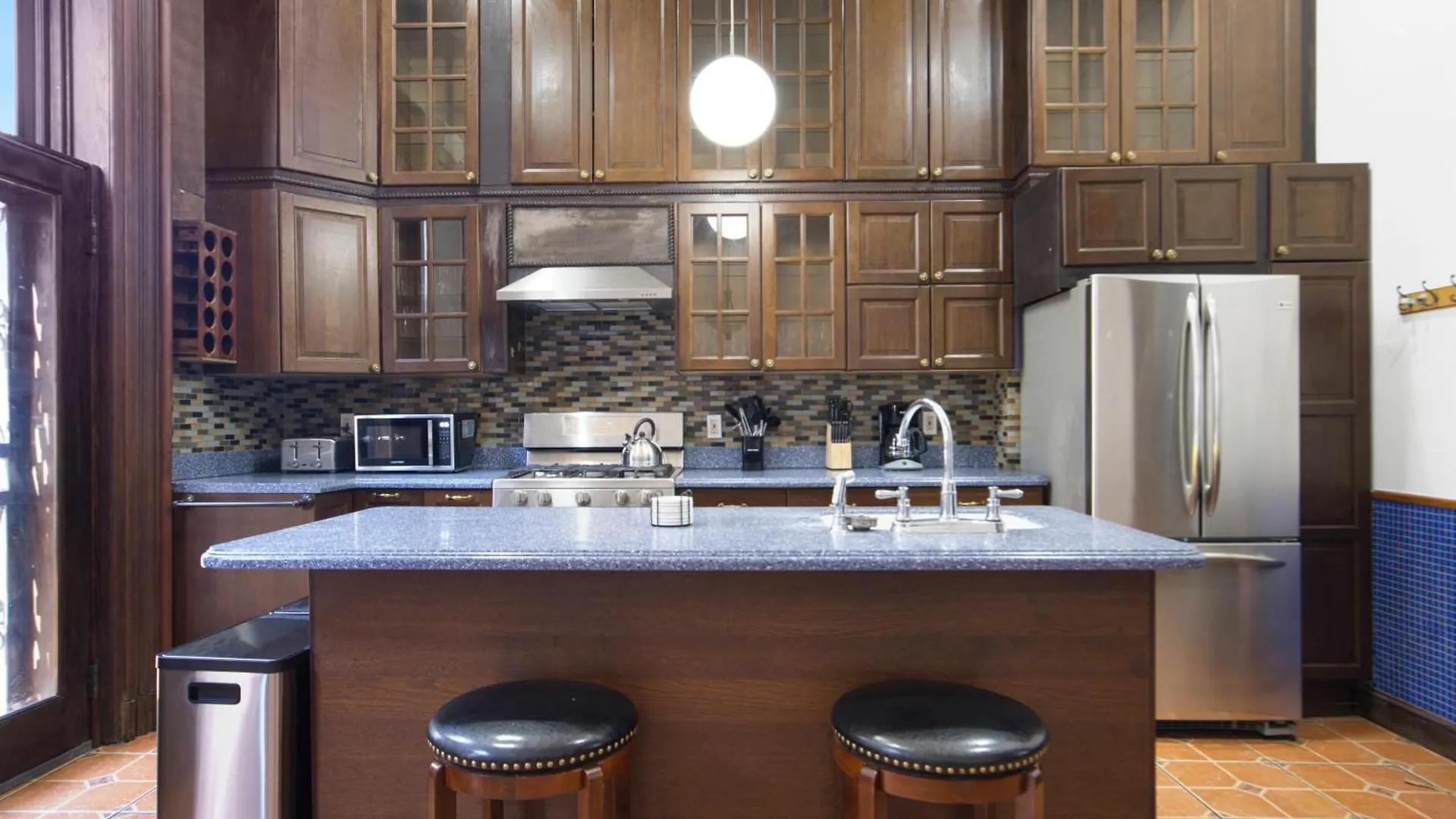 3Br Nyc Brownstone Game Room Backyard Patio New York 0*,